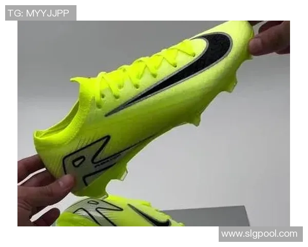 揭秘哪位足球明星在赛场上穿着独特的绿色球鞋引发热议